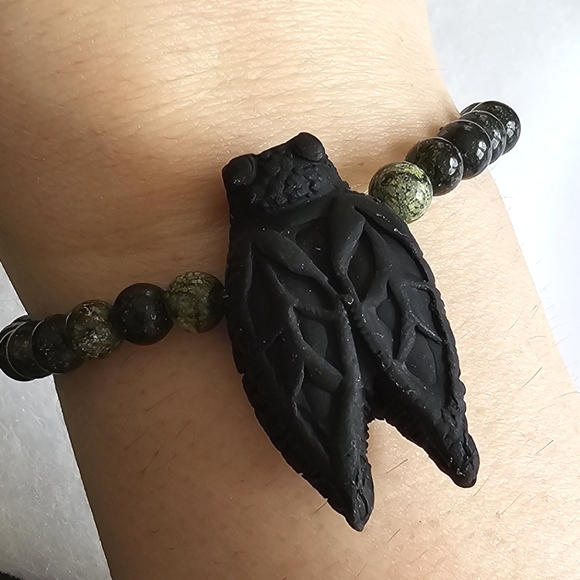 Handmade Cicada bracelet insect bug beetle scarab green stone clay black - Picture 1 of 13